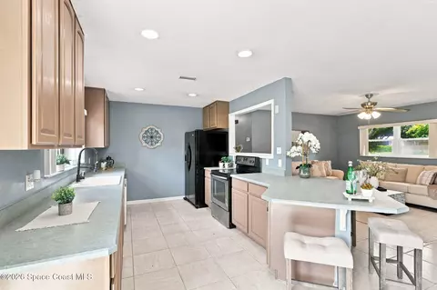 Kitchen - 5161 Palm Ave, Cocoa, FL 32926 photo 2 of 5
