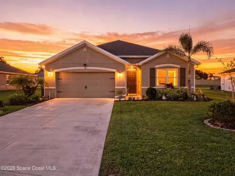 207 Guinevere Dr SW, Palm Bay, FL 32908