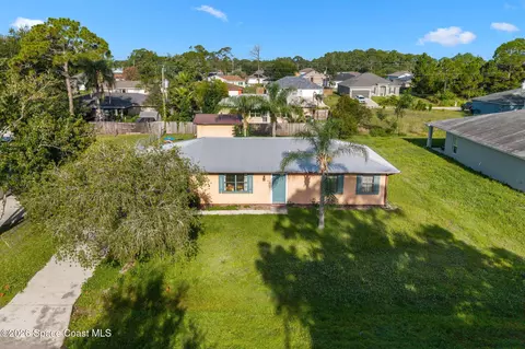854 Carnation Ave SE, Palm Bay, FL 32909