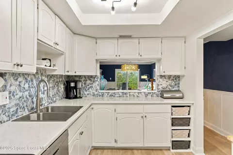 Kitchen - 1025 Rockledge Dr #401A, Rockledge, FL 32955 photo 3 of 5