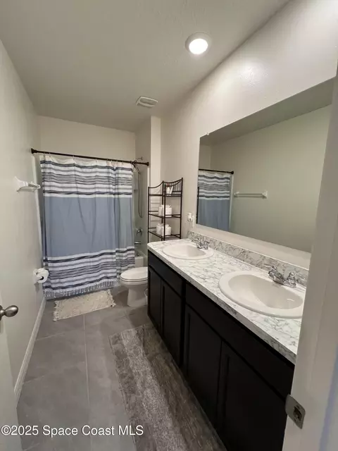 Bath - 976 Trinity St, Rockledge, FL 32955 photo 2 of 8