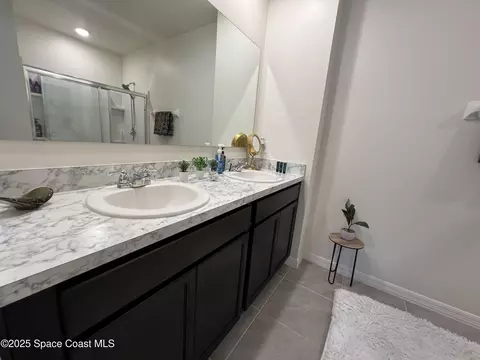 Bath - 976 Trinity St, Rockledge, FL 32955 photo 4 of 8