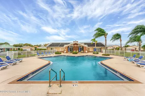 Exterior - 1065 S Fork Cir, Melbourne, FL 32901 photo 7 of 9