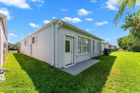 Exterior - 1065 S Fork Cir, Melbourne, FL 32901 photo 3 of 9