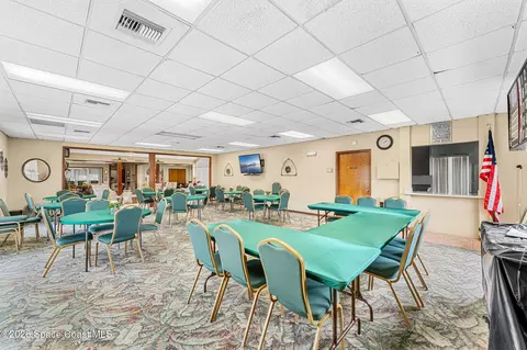 Dining - 1065 S Fork Cir, Melbourne, FL 32901 photo 4 of 4