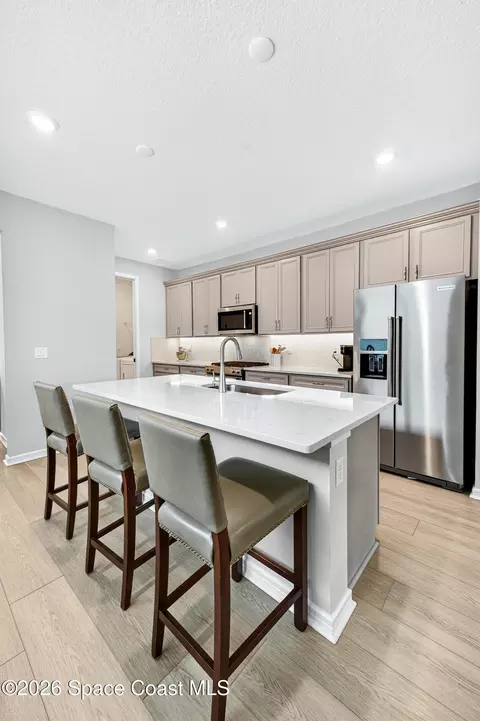 Kitchen - 8903 Nixie Ave, Melbourne, FL 32940 photo 3 of 7