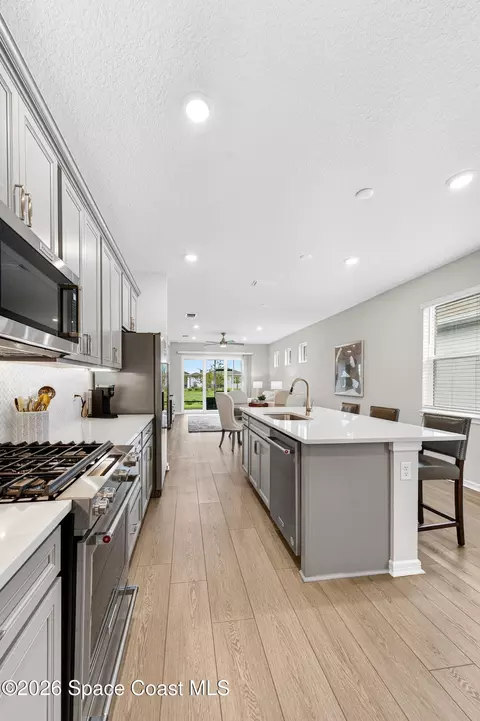 Kitchen - 8903 Nixie Ave, Melbourne, FL 32940 photo 6 of 7