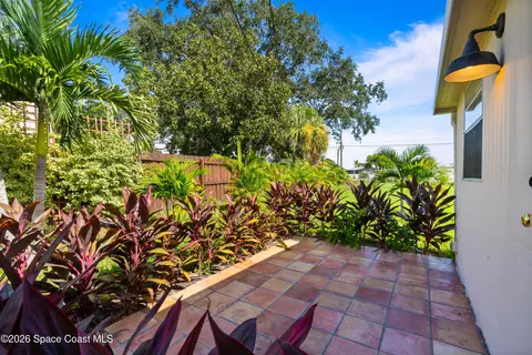 Exterior - 620 Lund Cir, Melbourne, FL 32901 photo 4 of 14