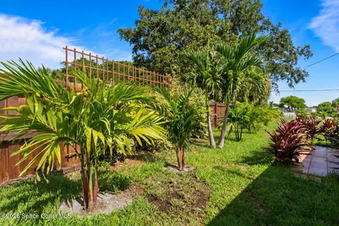 Exterior - 620 Lund Cir, Melbourne, FL 32901 photo 5 of 14
