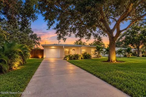 Exterior - 620 Lund Cir, Melbourne, FL 32901 photo 1 of 14