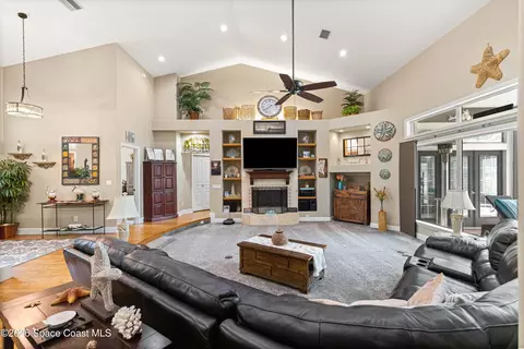 Living - 4801 SE 11th Pl, Ocala, FL 34471 photo 2 of 4