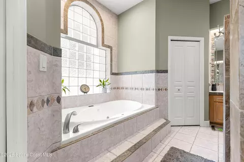Bath - 4801 SE 11th Pl, Ocala, FL 34471 photo 1 of 6