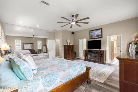 Bedroom - 4801 SE 11th Pl, Ocala, FL 34471 photo 2 of 6
