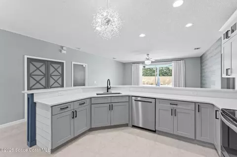 Kitchen - 1330 Enclave Dr, Rockledge, FL 32955 photo 2 of 7