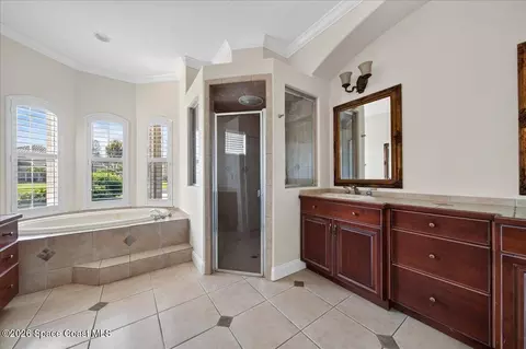 Bath - 263 Loggerhead Dr, Melbourne Beach, FL 32951 photo 3 of 4
