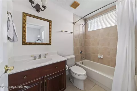 Bath - 263 Loggerhead Dr, Melbourne Beach, FL 32951 photo 1 of 4