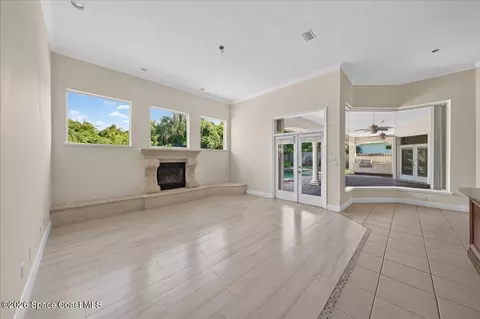 Living - 263 Loggerhead Dr, Melbourne Beach, FL 32951 photo 14 of 15