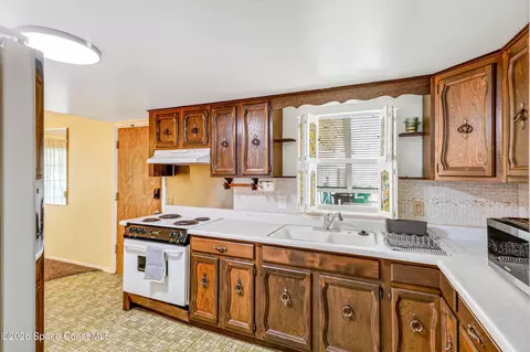 Kitchen - 2188 Lucille Ln, Melbourne, FL 32935 photo 2 of 3