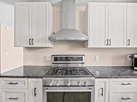Kitchen - 956 Beechfern Ln, Rockledge, FL 32955 photo 4 of 6