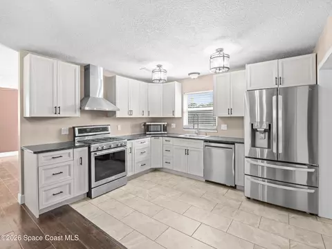 Kitchen - 956 Beechfern Ln, Rockledge, FL 32955 photo 3 of 6