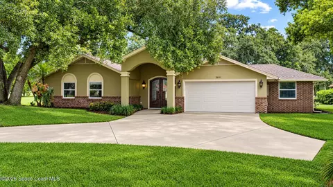 3810 Oakhill Dr, Titusville, FL 32780