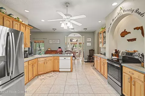 Kitchen - 4405 Brighton Blvd, Mims, FL 32754 photo 2 of 2