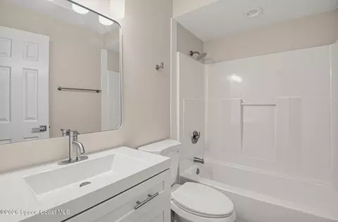 Bath - 2811 Ohio St, Melbourne, FL 32904 photo 1 of 3
