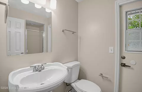 Bath - 2811 Ohio St, Melbourne, FL 32904 photo 3 of 3