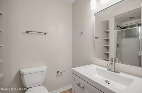 Bath - 2811 Ohio St, Melbourne, FL 32904 photo 2 of 3