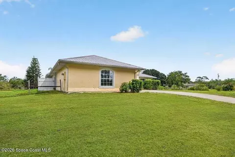 Exterior - 4630 Sand Point Rd, Grant, FL 32949 photo 12 of 16