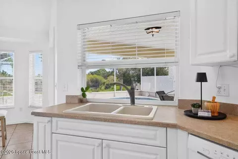 Kitchen - 4630 Sand Point Rd, Grant, FL 32949 photo 2 of 8