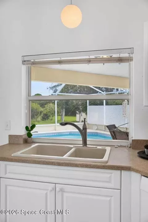 Kitchen - 4630 Sand Point Rd, Grant, FL 32949 photo 3 of 8