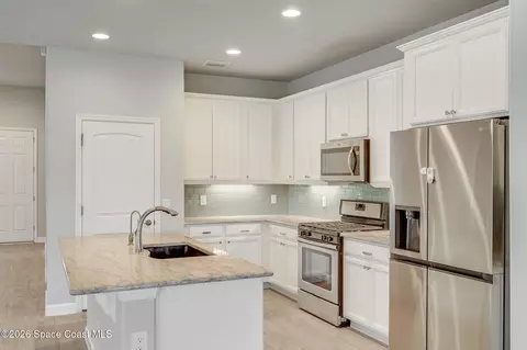 Kitchen - 3202 Casterton Dr, Melbourne, FL 32940 photo 3 of 3