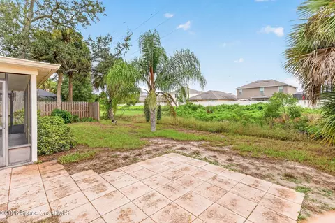 Exterior - 2265 Hickory Dr, Melbourne, FL 32935 photo 10 of 11