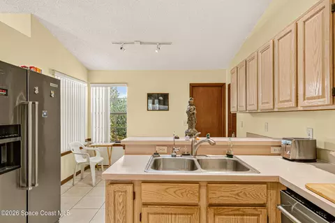 Kitchen - 2265 Hickory Dr, Melbourne, FL 32935 photo 4 of 4