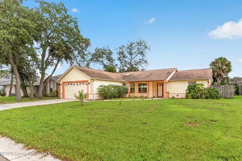 Exterior - 2265 Hickory Dr, Melbourne, FL 32935 photo 3 of 11