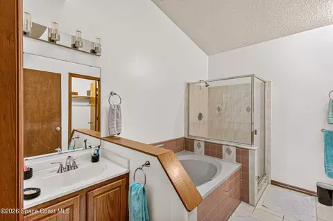Bath - 2265 Hickory Dr, Melbourne, FL 32935 photo 1 of 4
