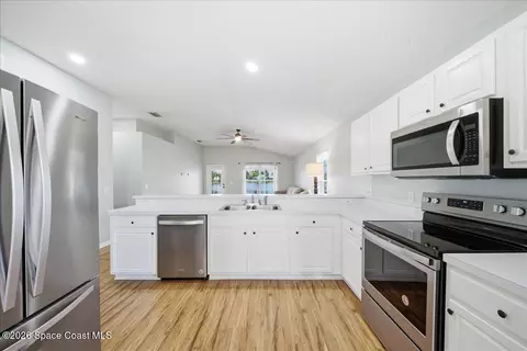 Kitchen - 4530 Decatur Cir, Melbourne, FL 32934 photo 4 of 4