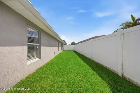 Exterior - 4530 Decatur Cir, Melbourne, FL 32934 photo 6 of 7