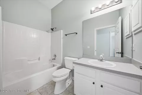 Bath - 4530 Decatur Cir, Melbourne, FL 32934 photo 3 of 3