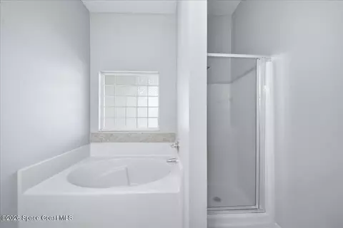 Bath - 4530 Decatur Cir, Melbourne, FL 32934 photo 1 of 3