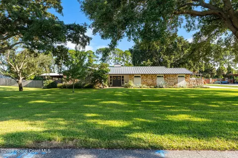 530 Hidden Creek Dr, Merritt Island, FL 32952