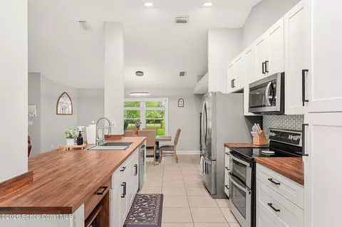 Kitchen - 3500 Weber Rd, Malabar, FL 32950 photo 4 of 8