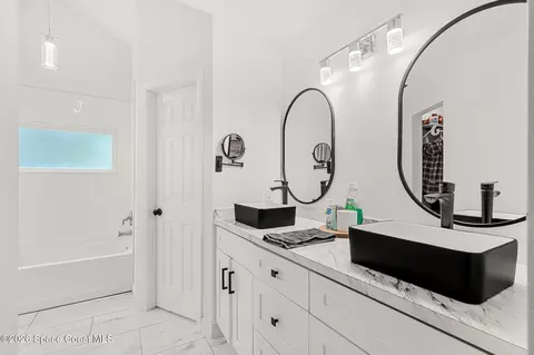 Bath - 3500 Weber Rd, Malabar, FL 32950 photo 2 of 5
