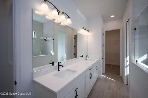 Bath - 7689 Allure Dr, Melbourne, FL 32940 photo 4 of 5