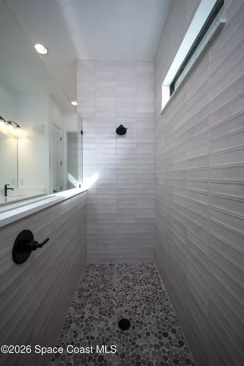 Bath - 7689 Allure Dr, Melbourne, FL 32940 photo 2 of 5