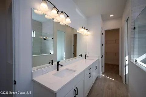Bath - 7689 Allure Dr, Melbourne, FL 32940 photo 1 of 5