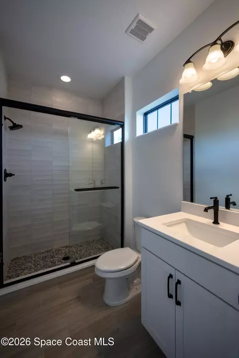 Bath - 7689 Allure Dr, Melbourne, FL 32940 photo 3 of 5