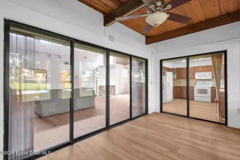 Living - 905 Osprey Dr, Melbourne, FL 32940 photo 6 of 7