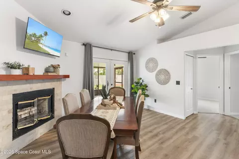 Dining - 2470 Forest Run Dr, Melbourne, FL 32935 photo 3 of 3
